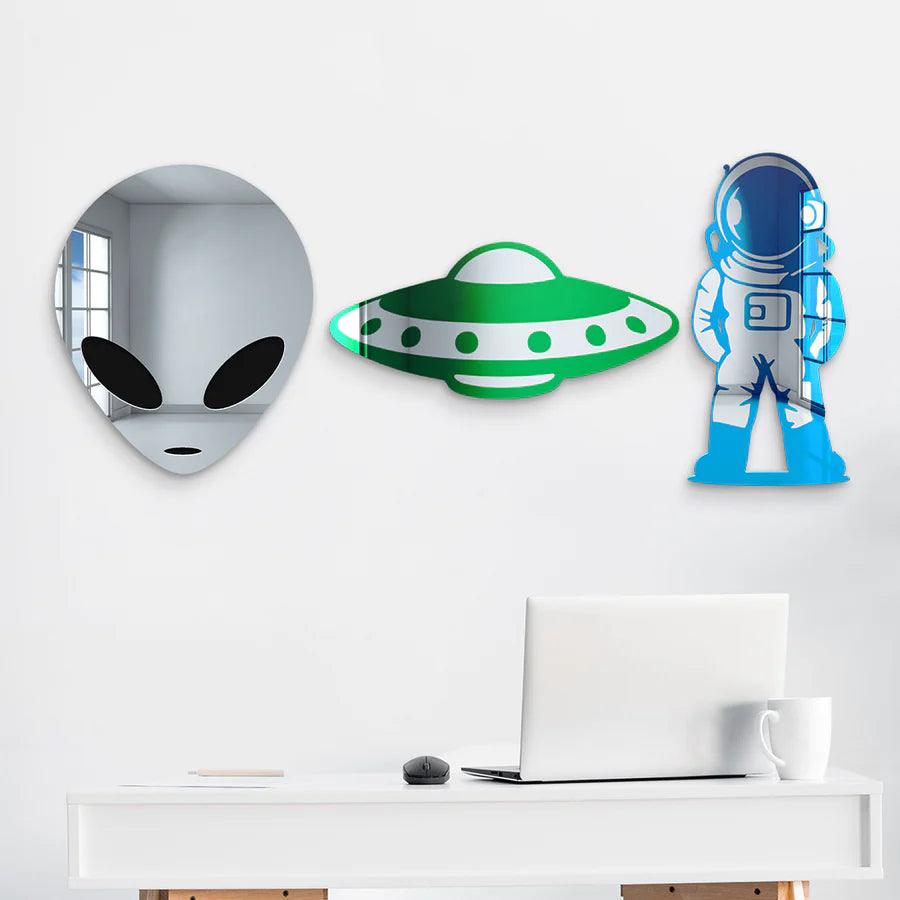 Astronaut Mirror - FYLZGO Signs