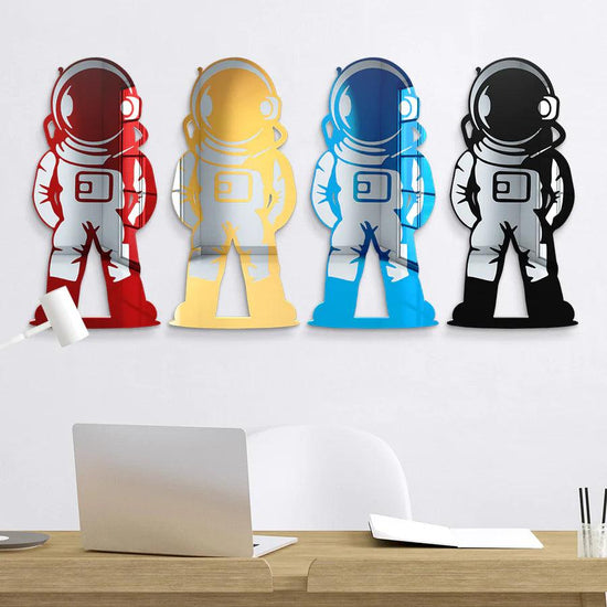 Astronaut Mirror - FYLZGO Signs