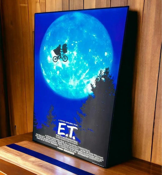 E.T. Poster LED Lightbox Fully Dimmable & Powered by USB 3D Printed Movie Poster